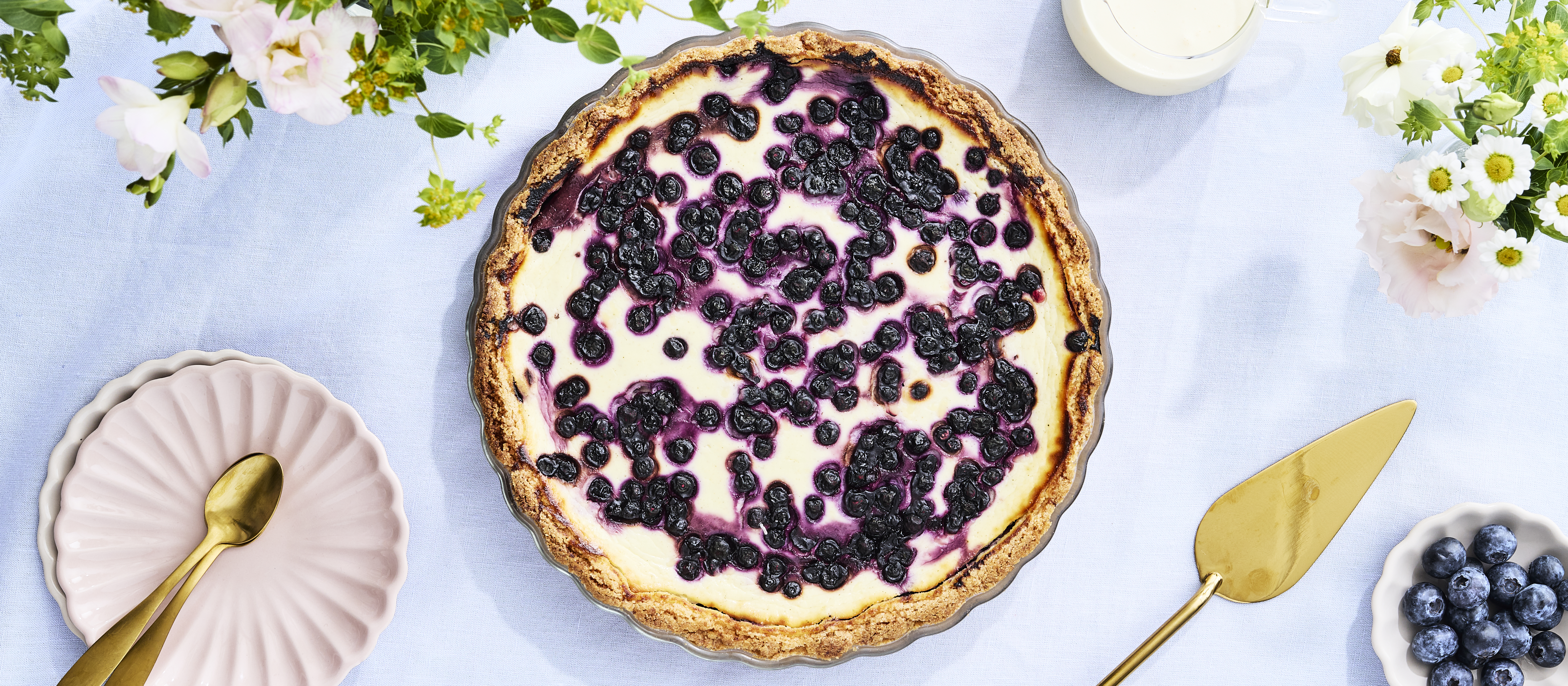 Rahkamustikkapiirakka