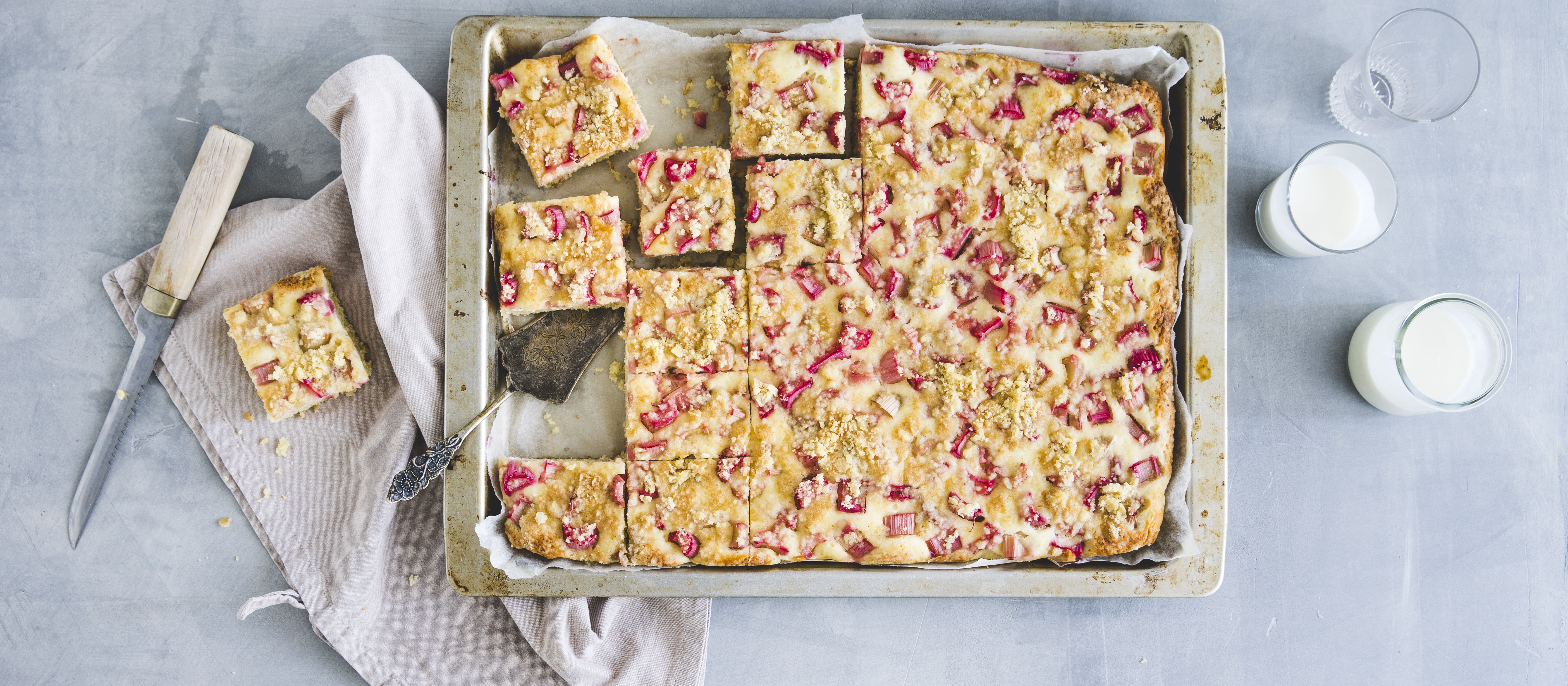 Raparperipiirakka, pellillinen