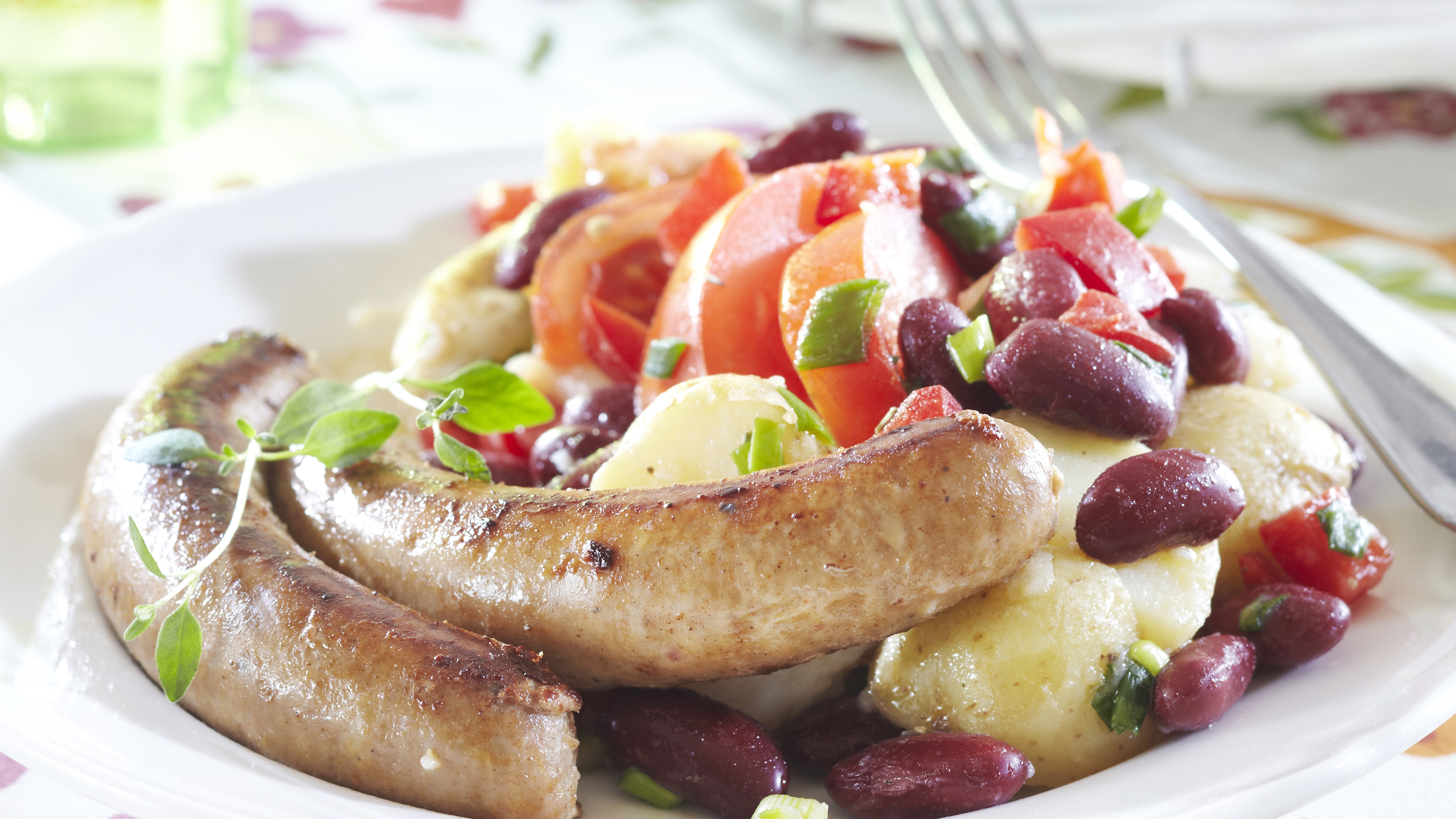 Kreikkalainen peruna-papusalaatti