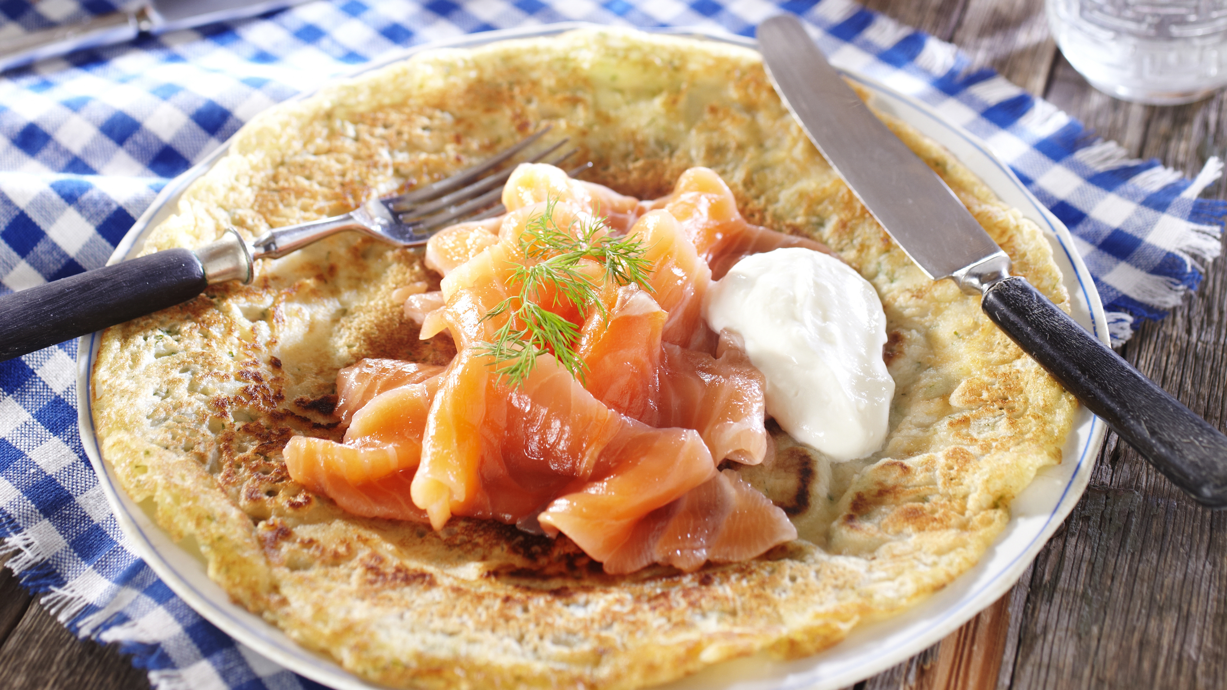 Jääkellarin lohi ja tilliletut