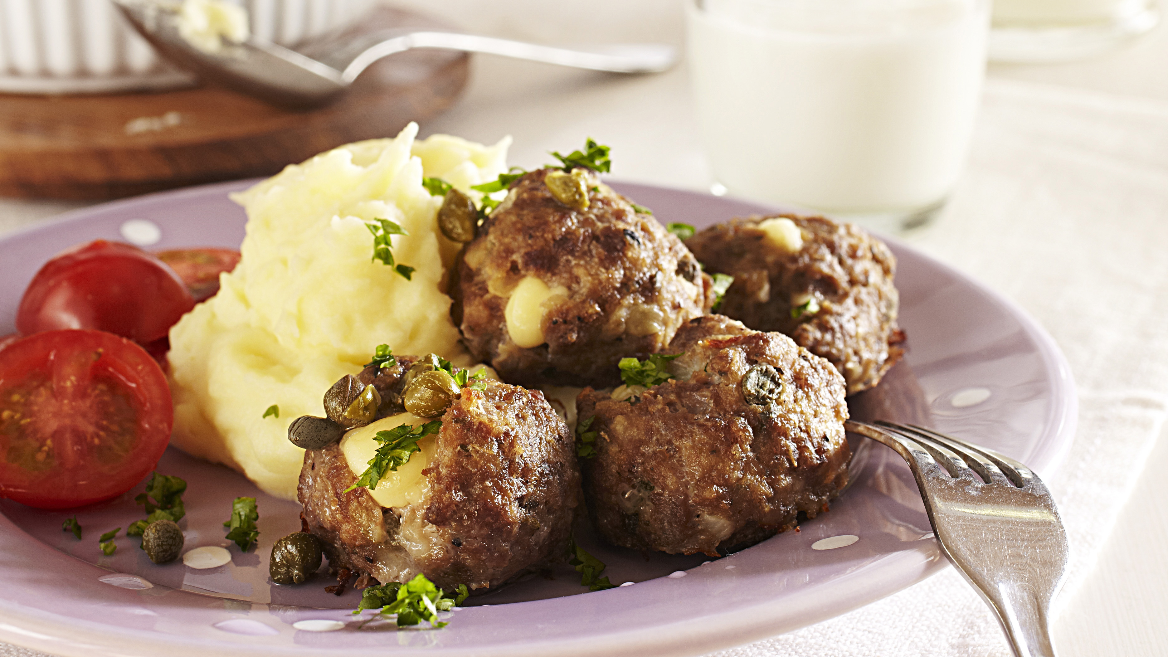 Juusto-kaprislihapullat