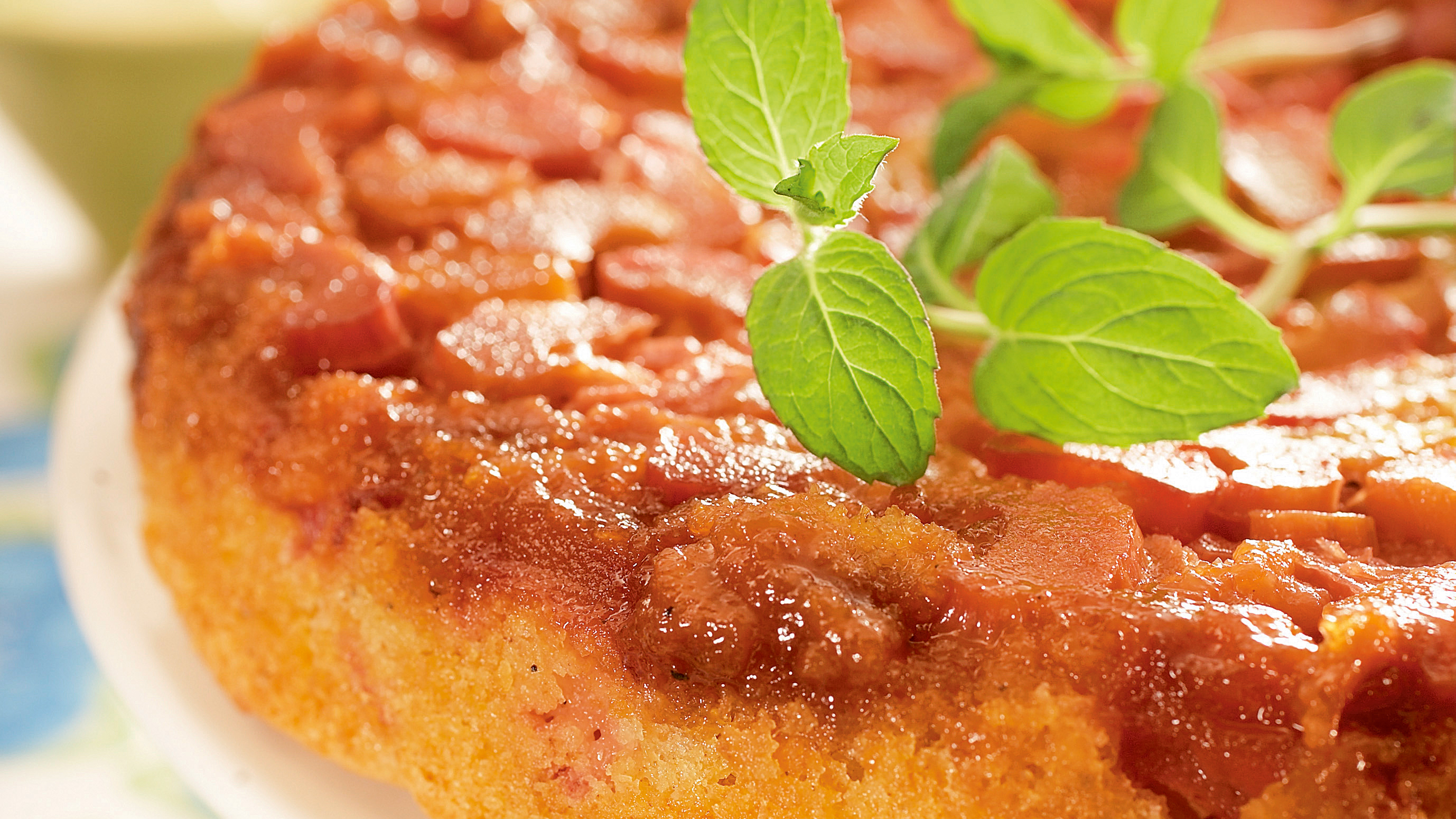 Raparperikeikaustorttu