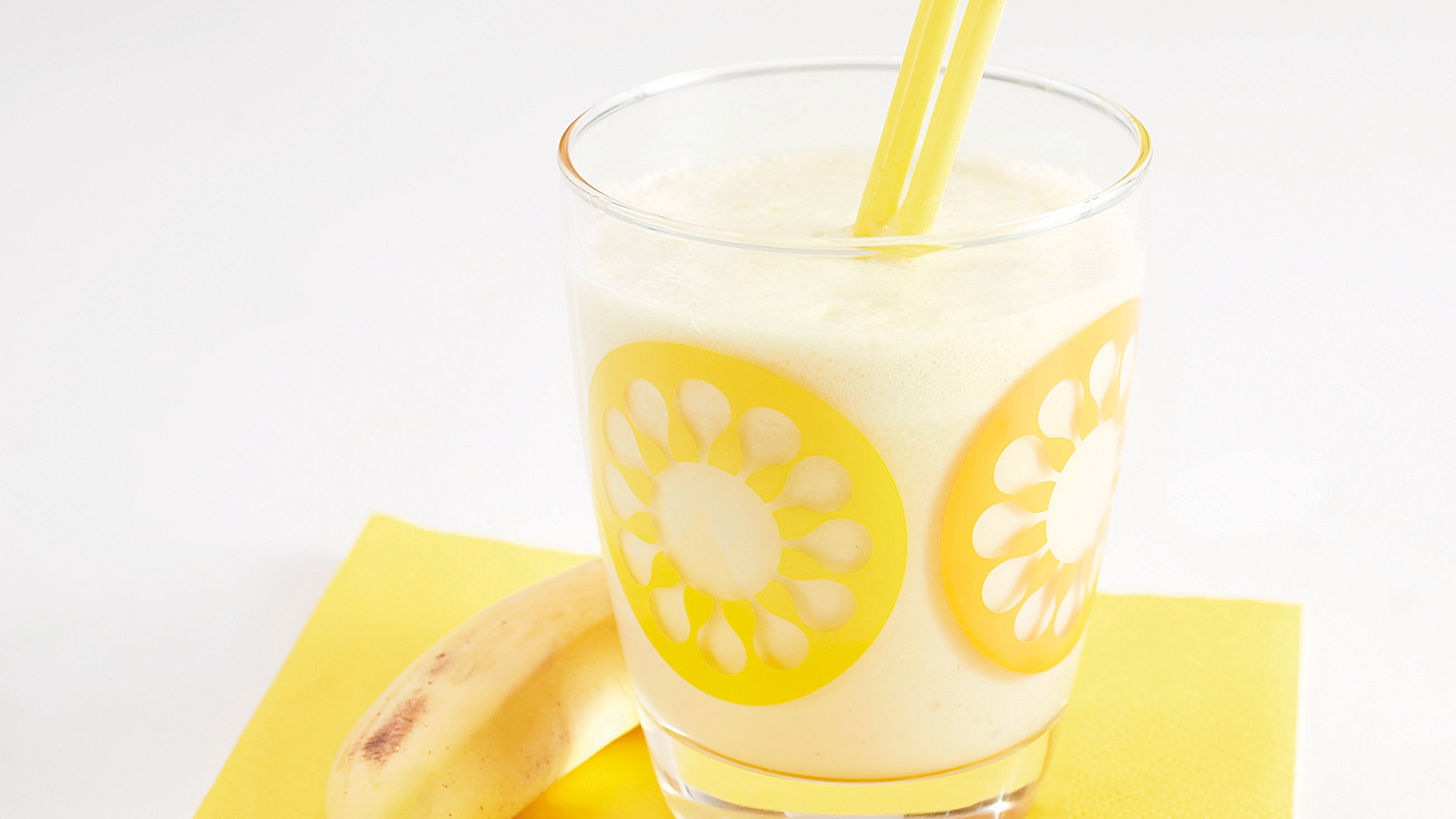 Banaani-appelsiinipirtelö