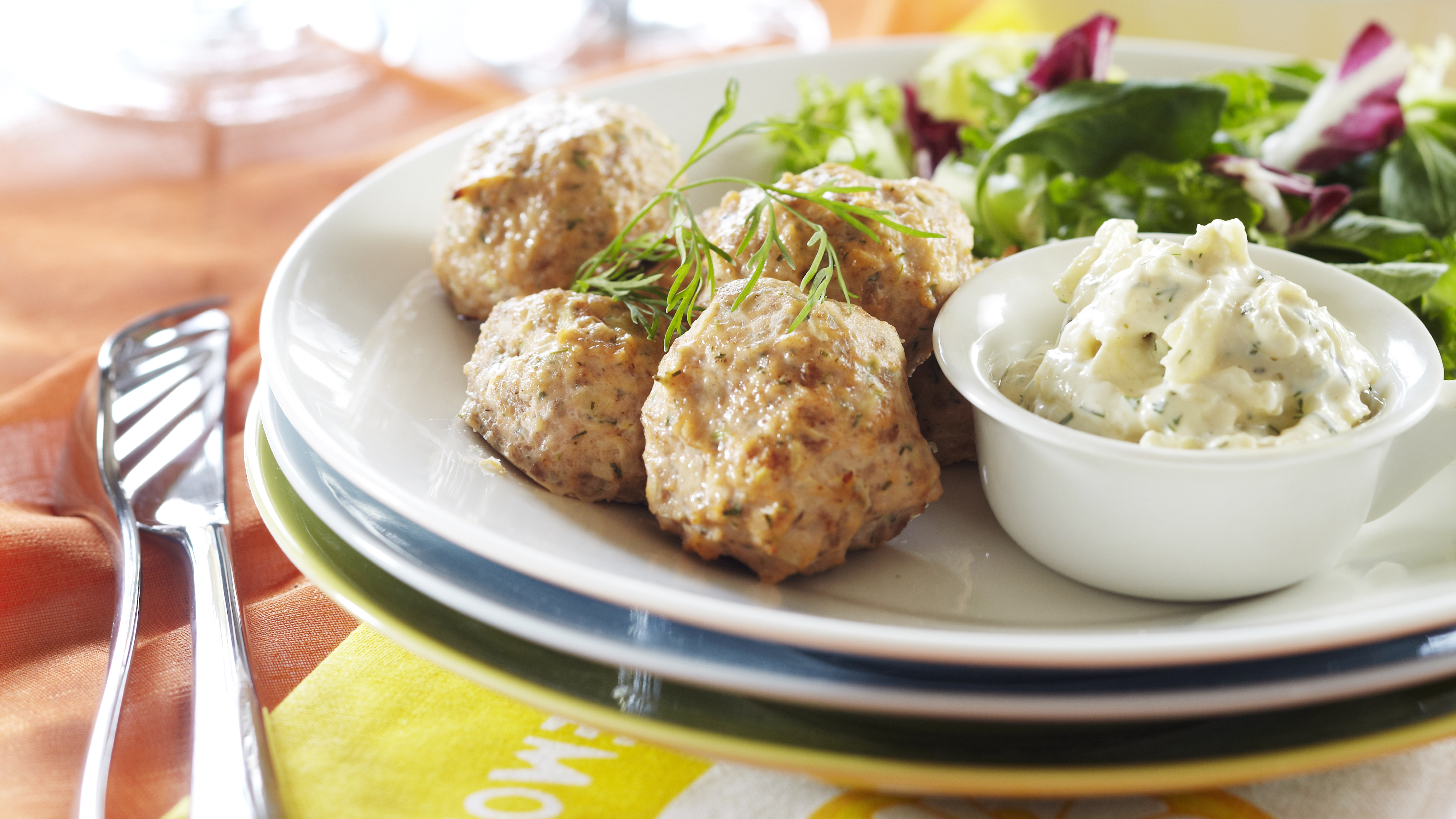 Kirjolohipullat ja omenakastike