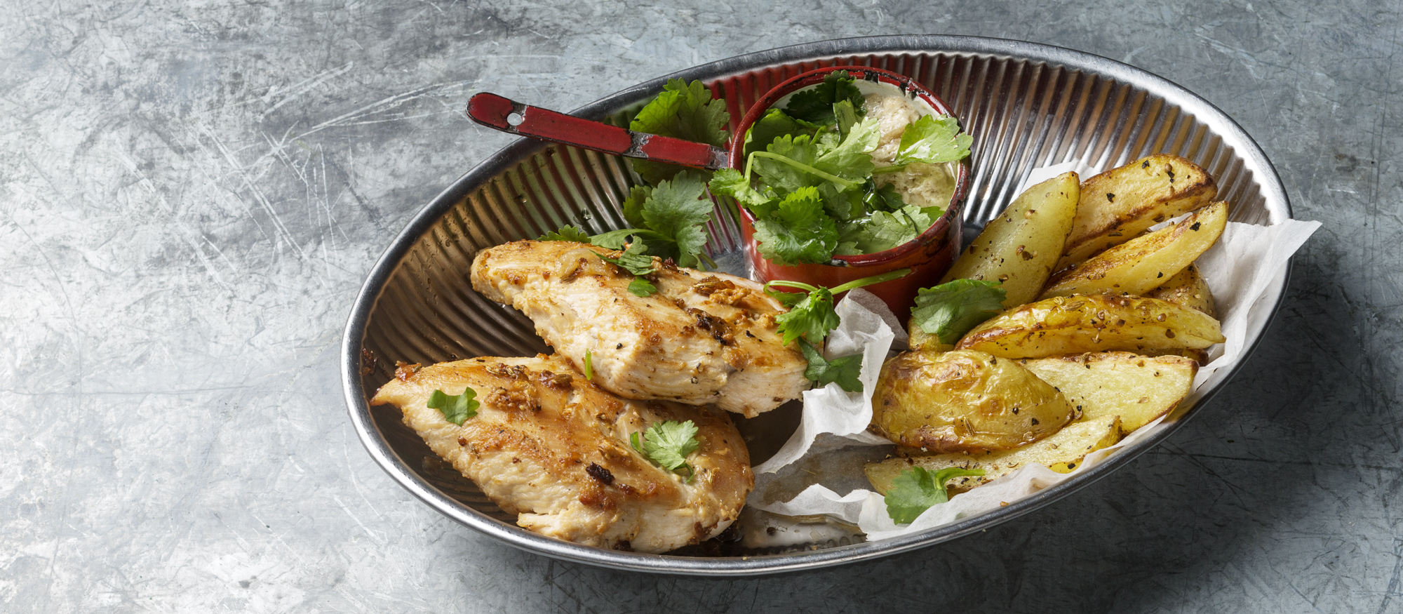 Paahdettua broilerinrintaa ja paahdettua kuorellista perunaa