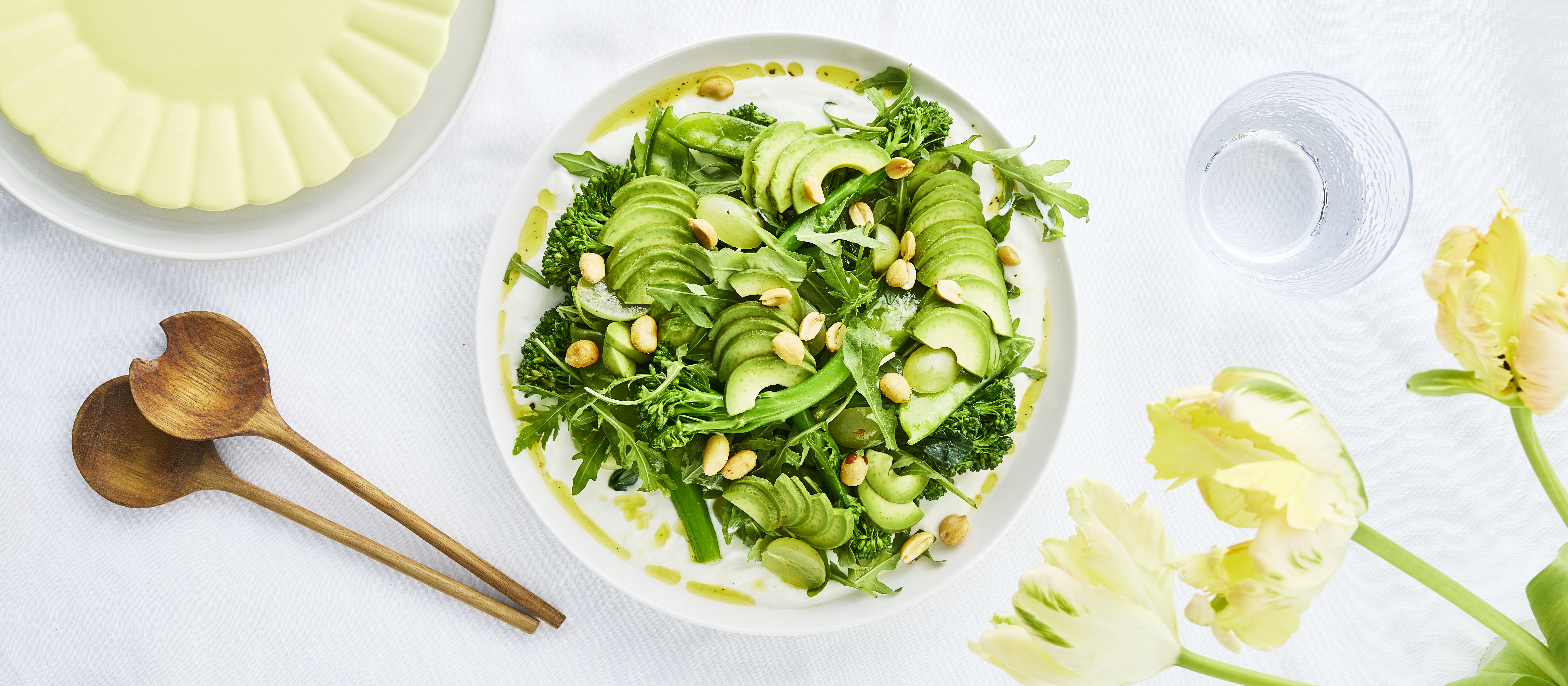 Salaatti jogurttipedillä