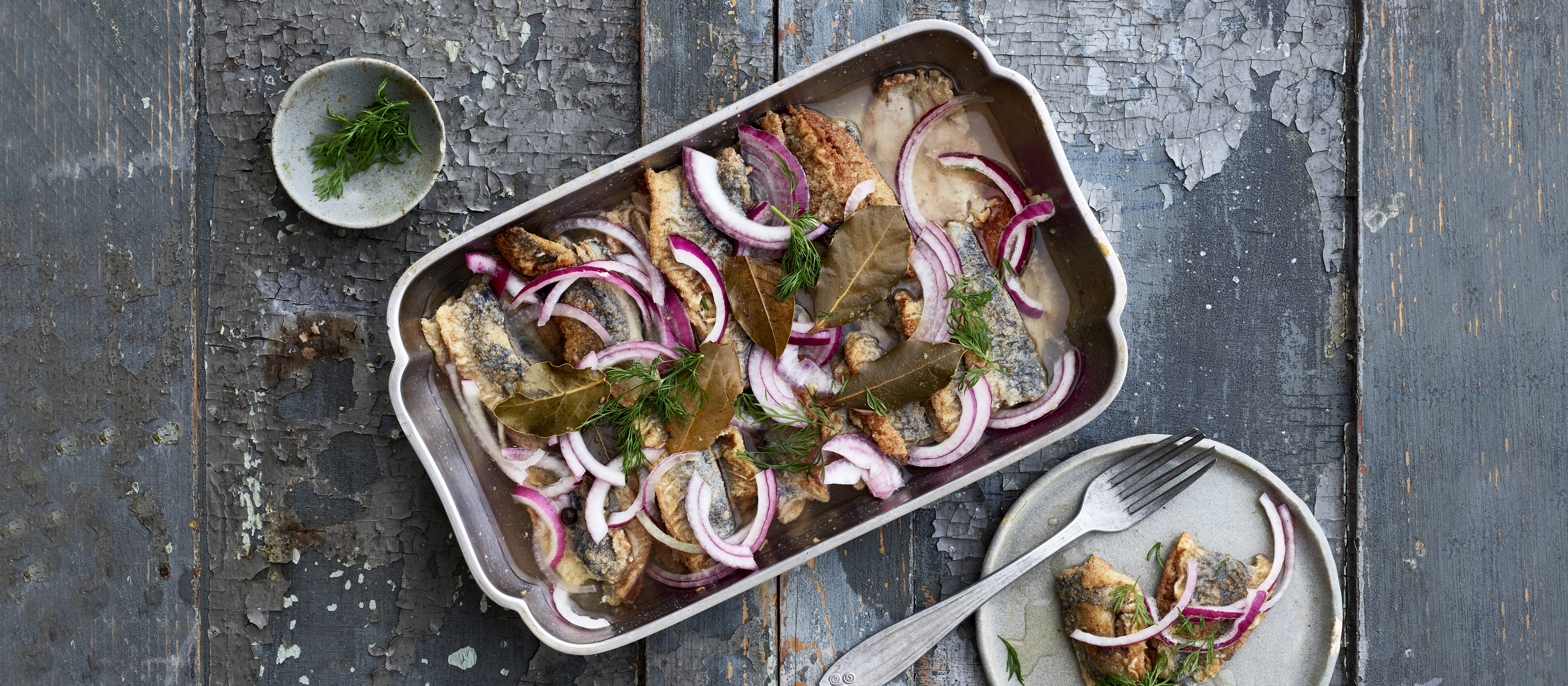 Paistetut silakat etikkaliemessä