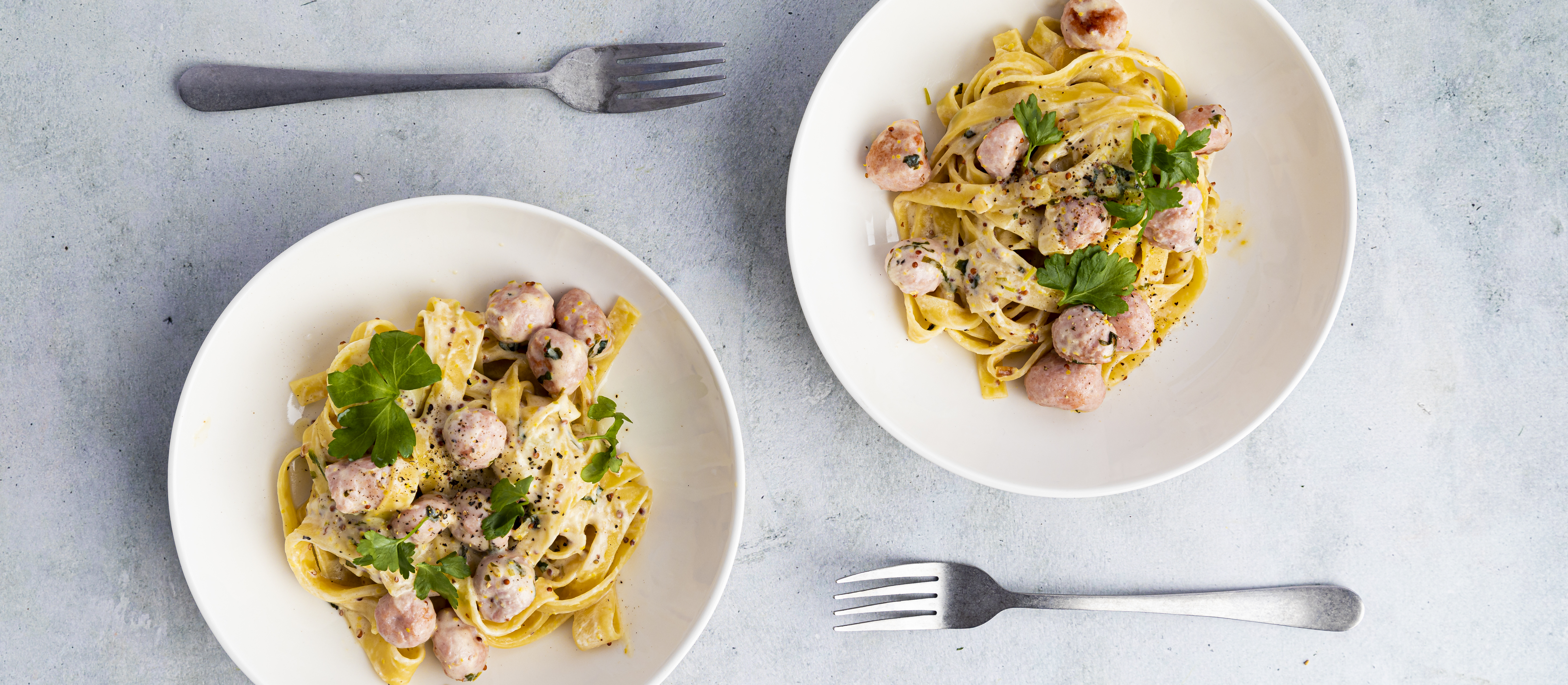 Sitruunainen siskonmakkarapasta