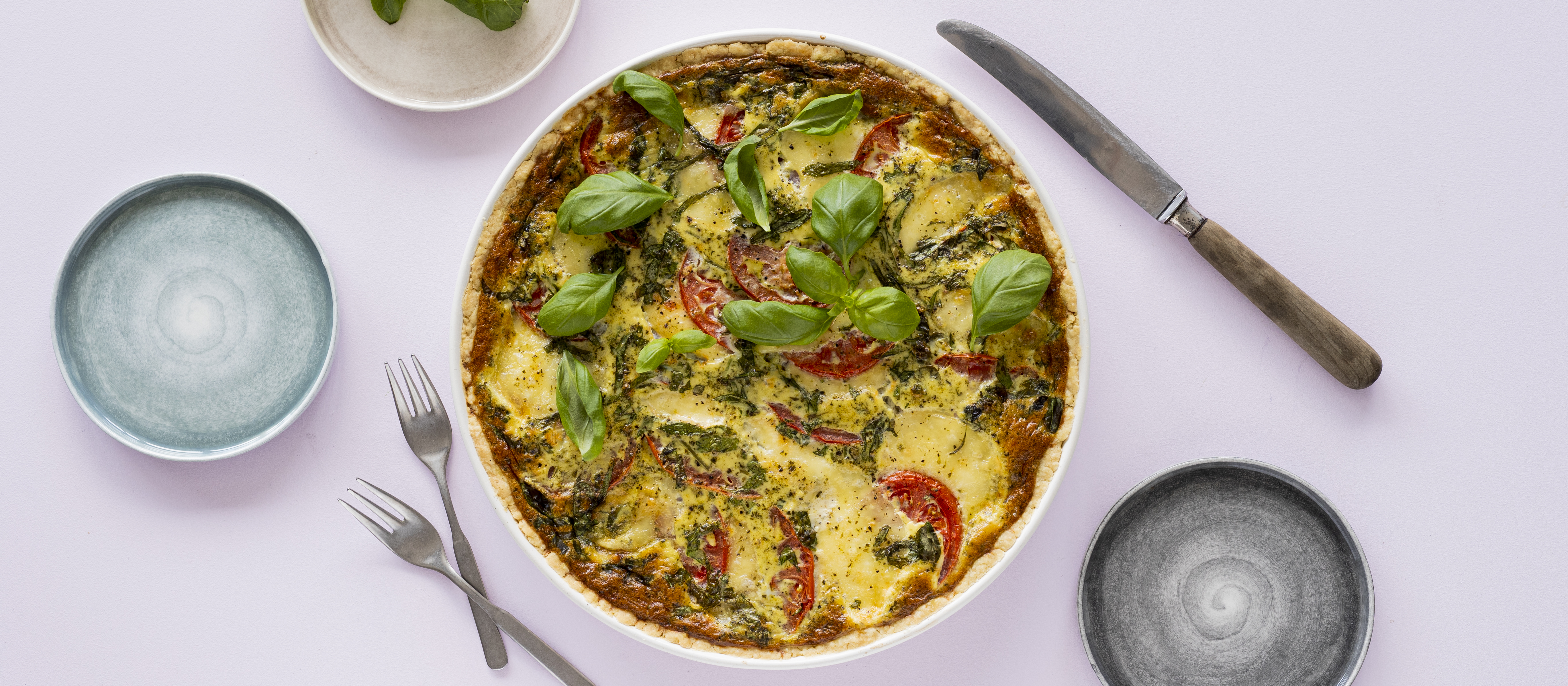 Tomaatti-mozzarellapiirakka