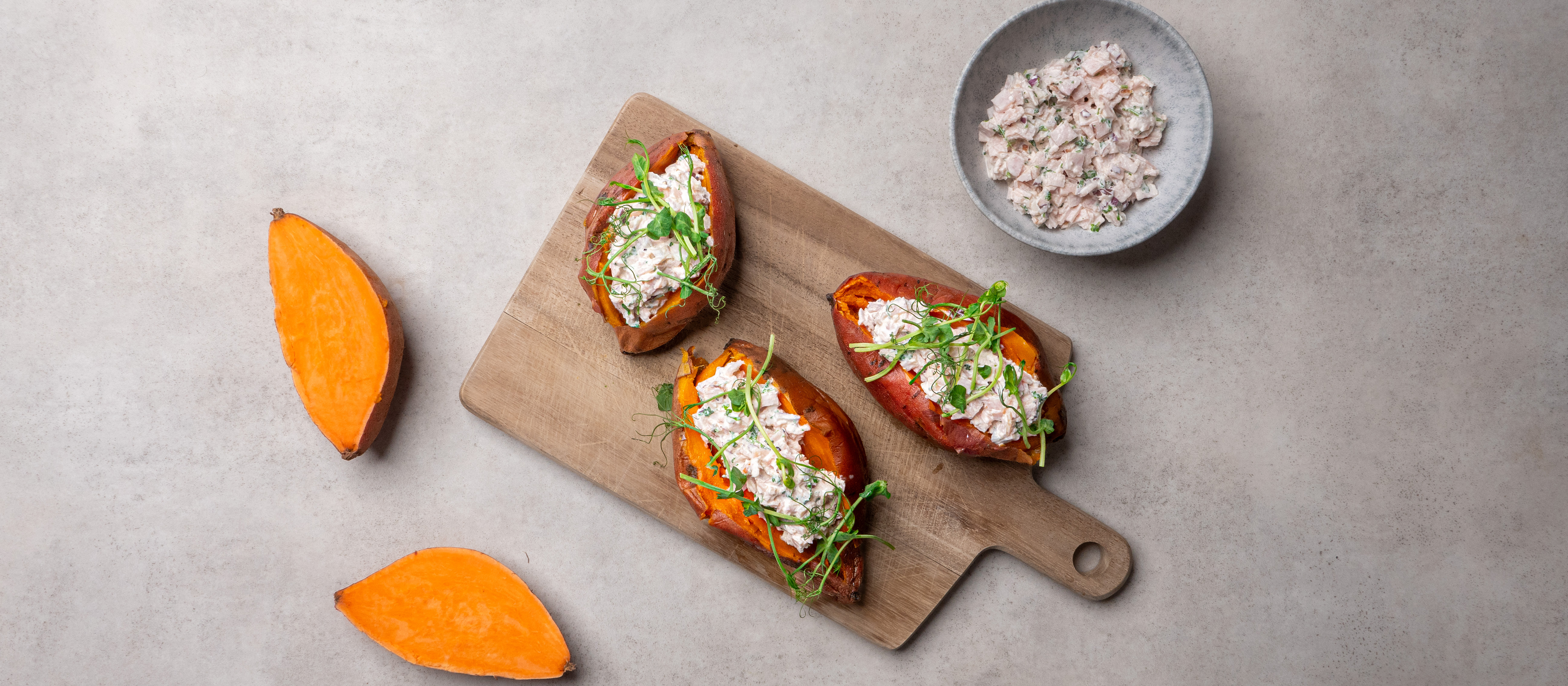 Uunibataatit ja kalkkunatäyte