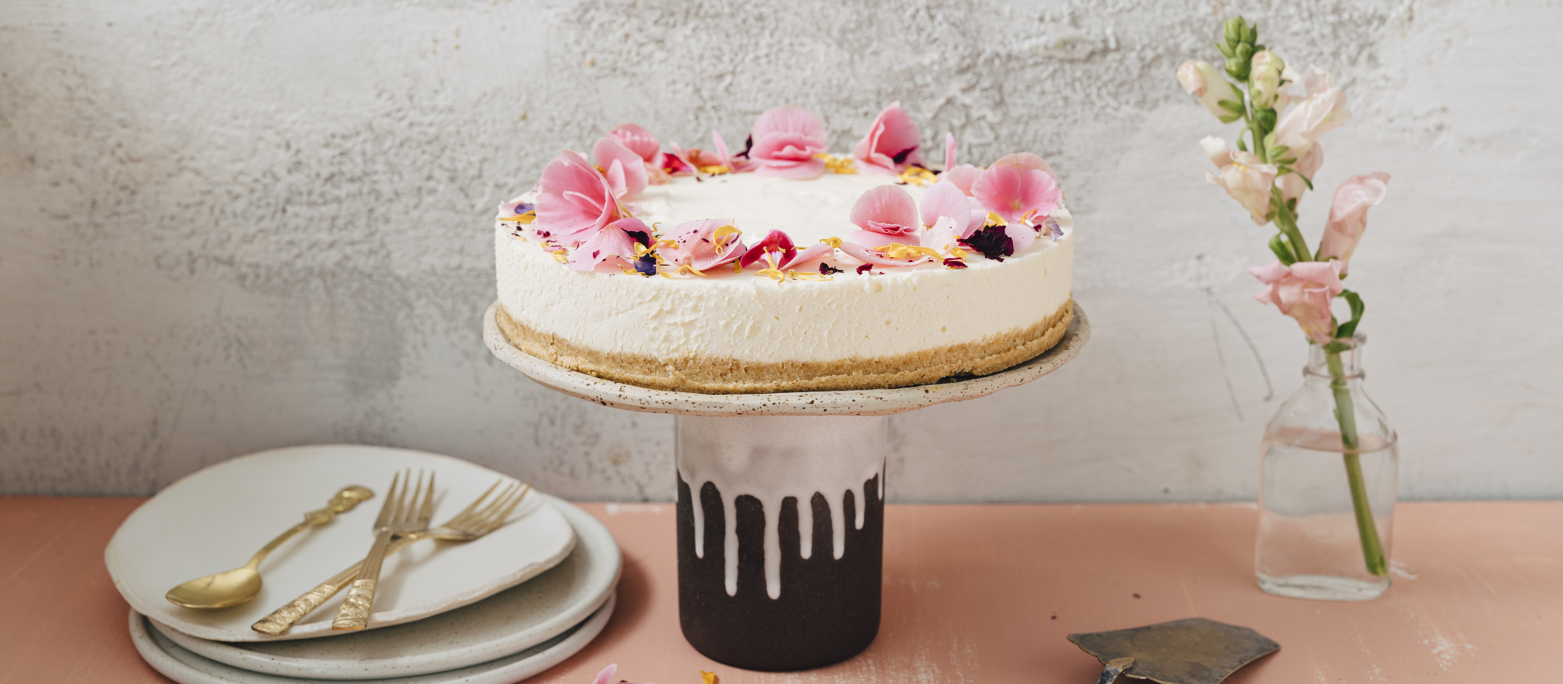 Valkosuklaajuustokakku