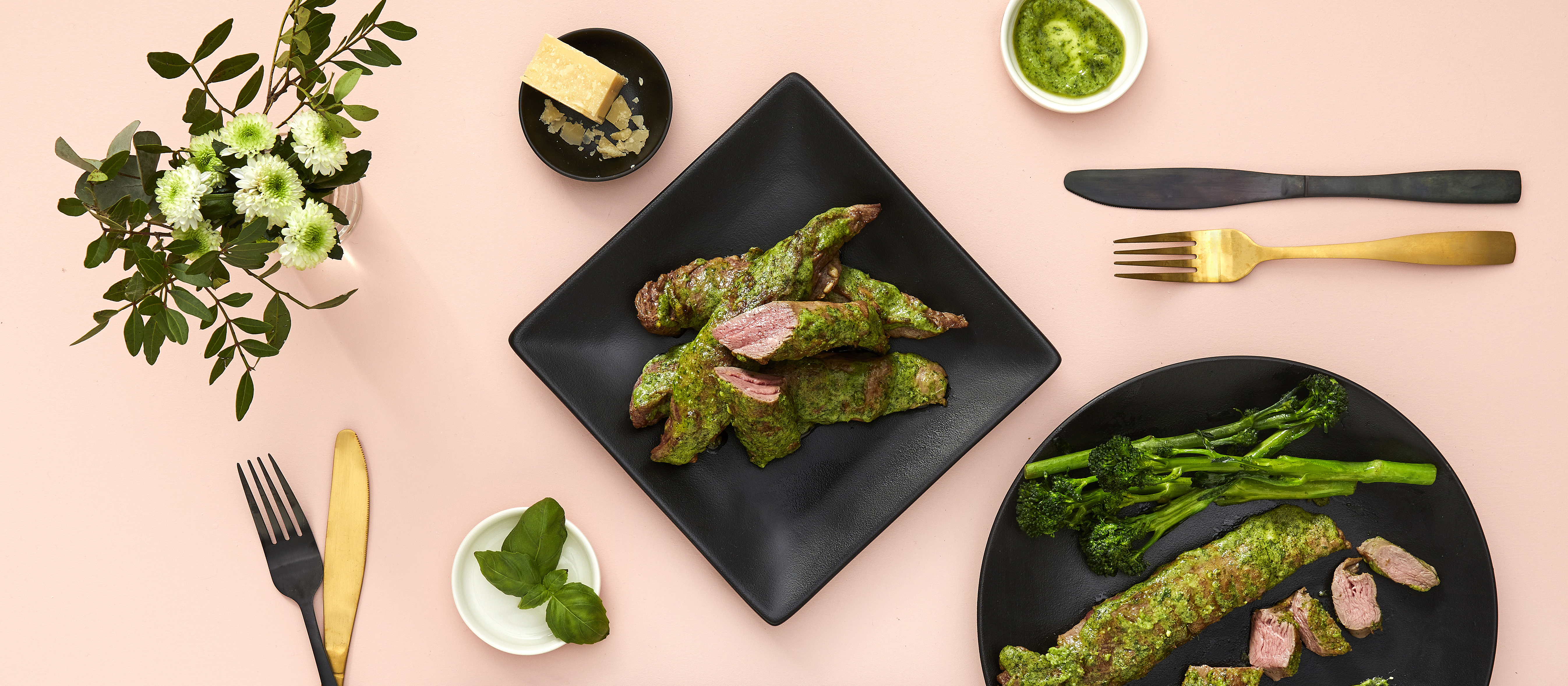 Yrttikuorrutettu lampaan sisäfilee